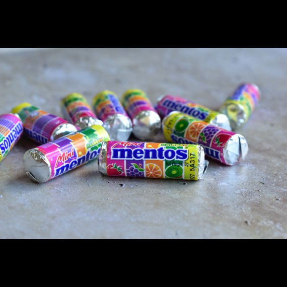 Mini mentosrolletjes rainbow