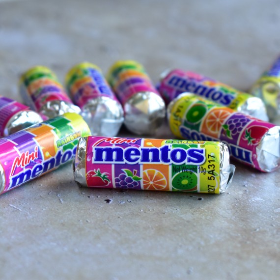 Mini mentosrolletjes rainbow